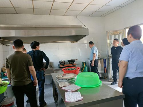 怀宁县公岭镇 端午慰问敬老院,浓浓关怀暖人心